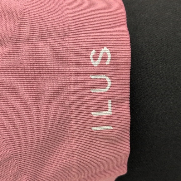 Ilus Pink Crop Top. - Picture 4 of 5